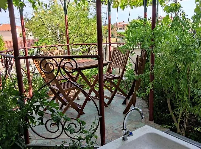 Summer Time Apartment *